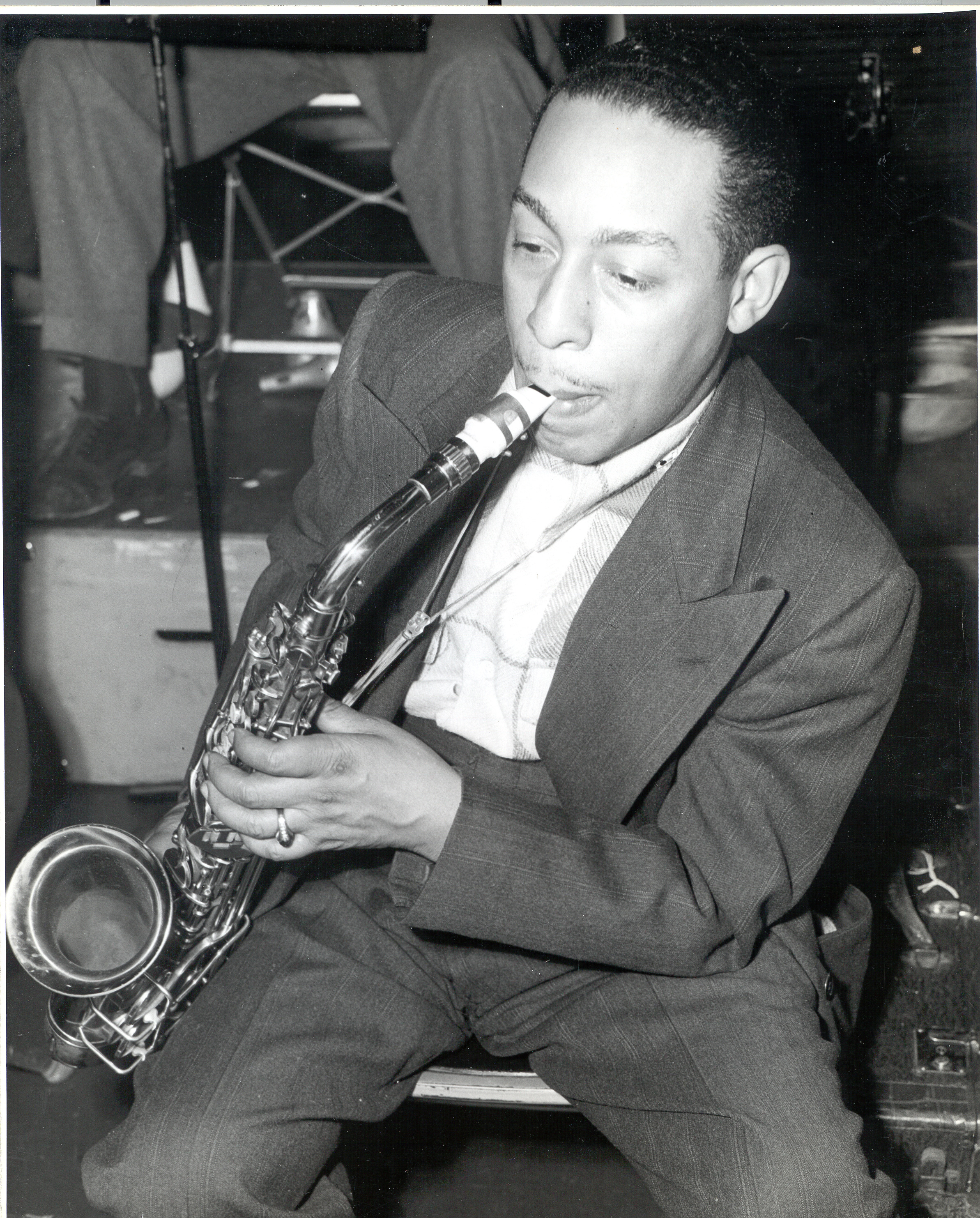 Johnny Hodges And His Orchestra – Sideways / A Pound Of